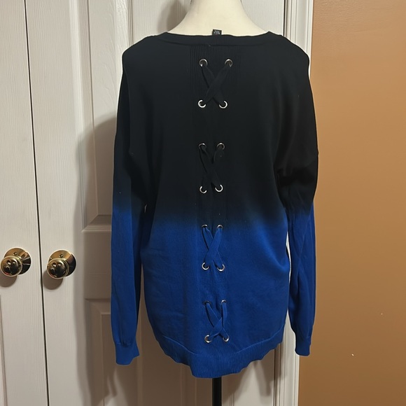 Rock & Republic Women’s Long Sleeve Sweatshirt W/ Criss-Cross Design, Size L - Picture 6 of 10